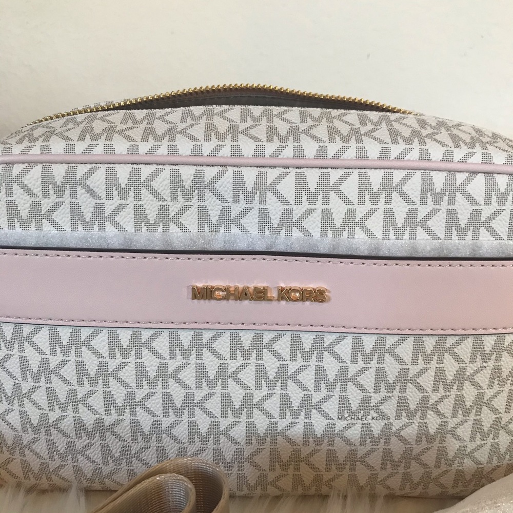 Michael Kors Kenly Large Logo Crossbody Bag Powder Blush - Picture 2 of 6